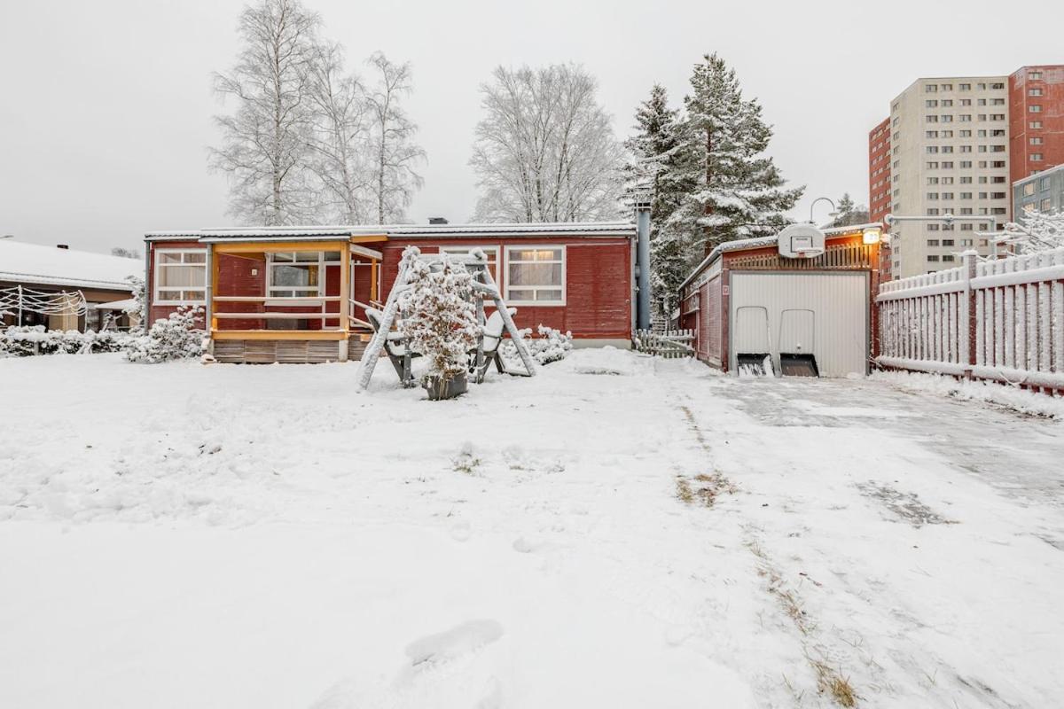 Bungalow house flat in Rekola 33m2 Vantaa Bagian luar foto
