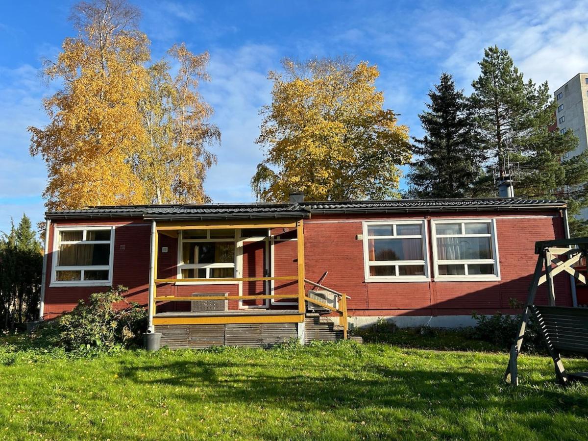 Bungalow house flat in Rekola 33m2 Vantaa Bagian luar foto
